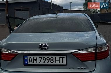 Седан Lexus ES 2012 в Коростене