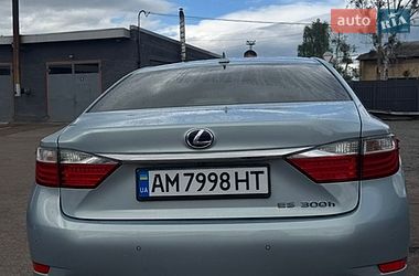 Седан Lexus ES 2012 в Коростене