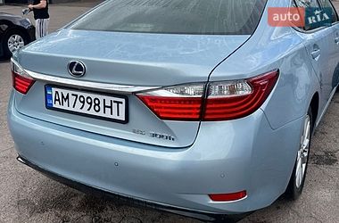 Седан Lexus ES 2012 в Коростене