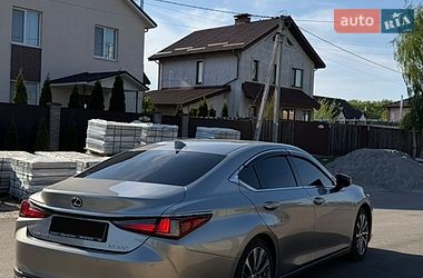 Седан Lexus ES 2020 в Киеве