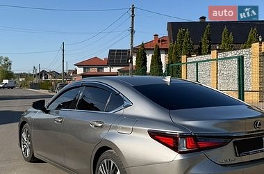 Седан Lexus ES 2020 в Киеве