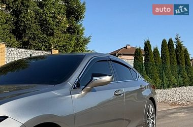 Седан Lexus ES 2020 в Киеве