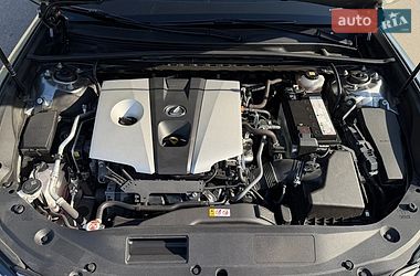 Седан Lexus ES 2020 в Киеве