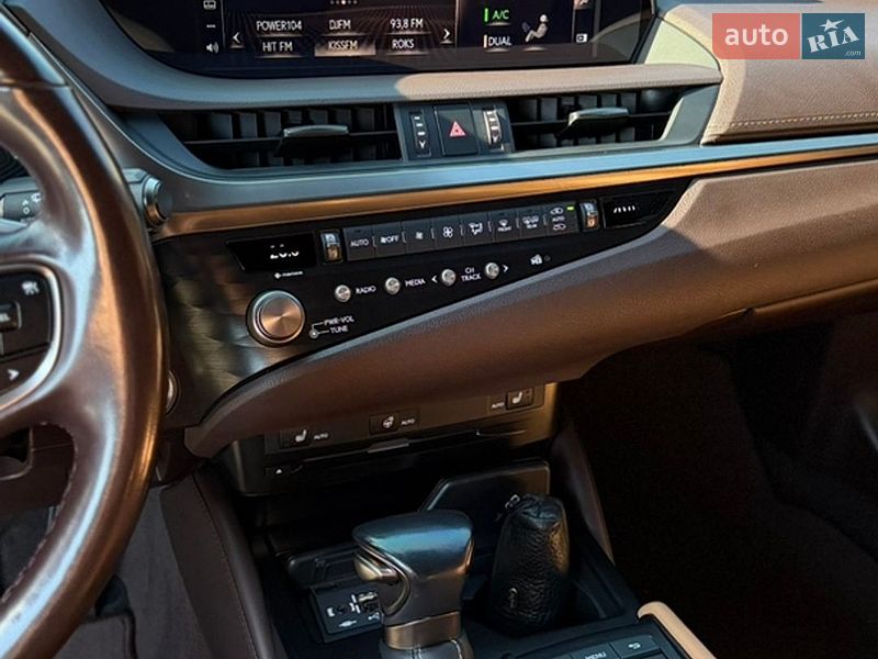 Седан Lexus ES 2020 в Киеве