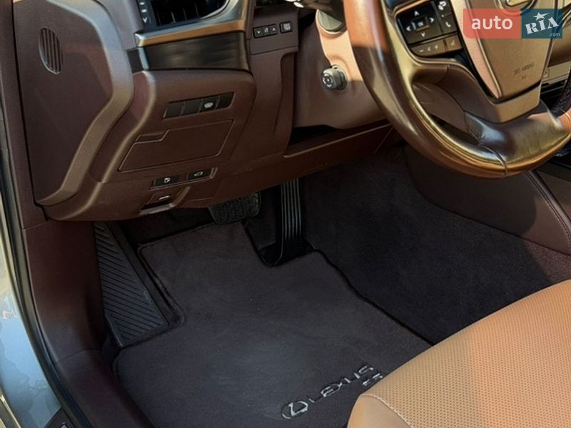 Седан Lexus ES 2020 в Киеве