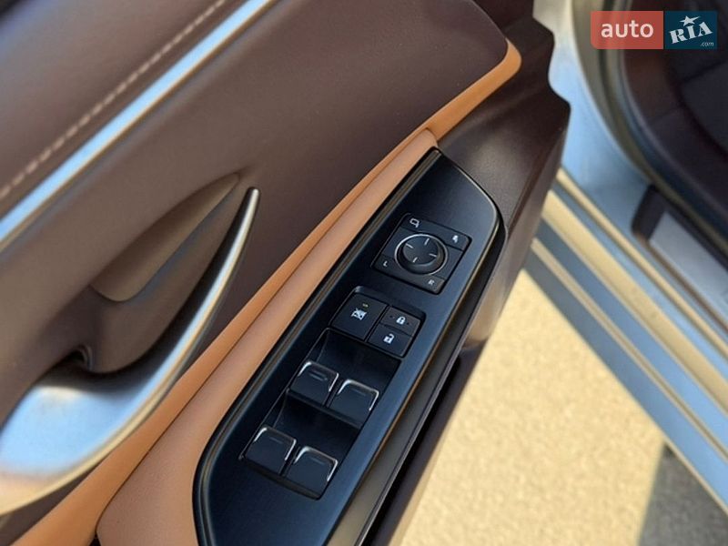 Седан Lexus ES 2020 в Киеве