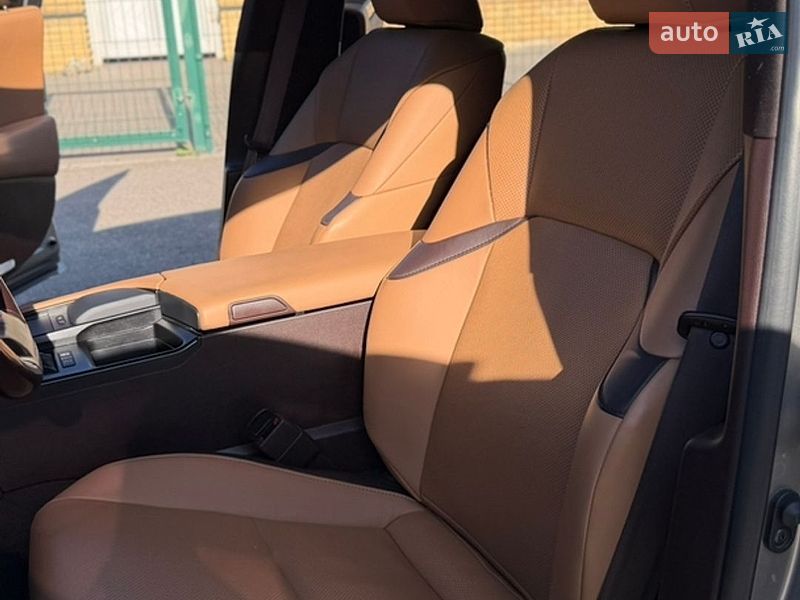 Седан Lexus ES 2020 в Киеве
