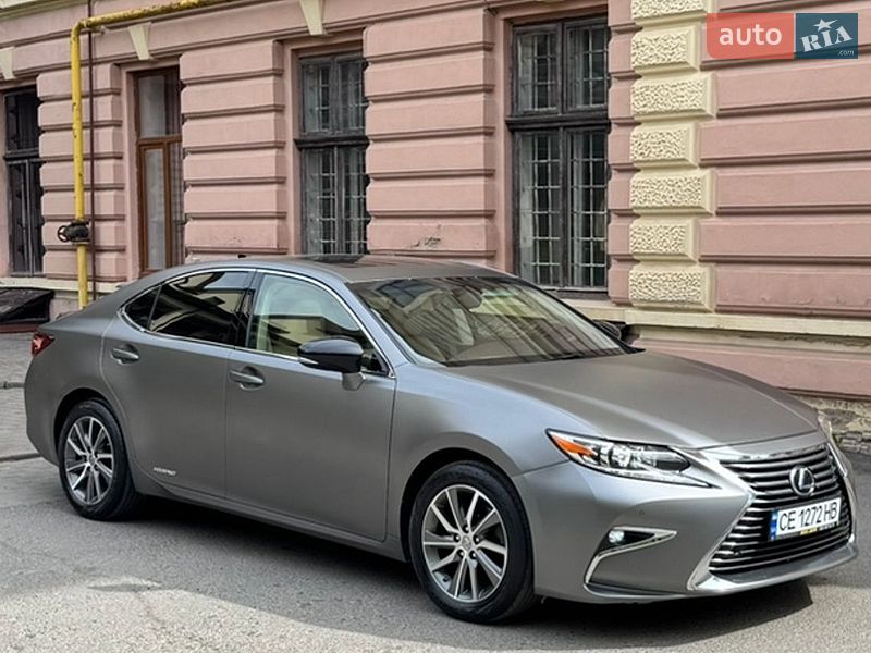 Седан Lexus ES 2015 в Черновцах