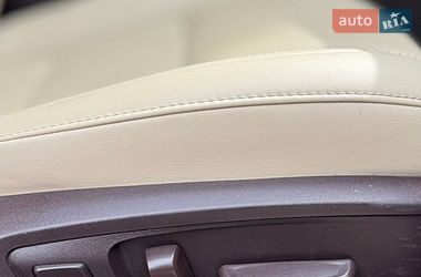 Седан Lexus ES 2015 в Черновцах
