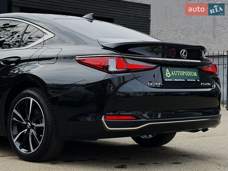 Седан Lexus ES 2023 в Киеве