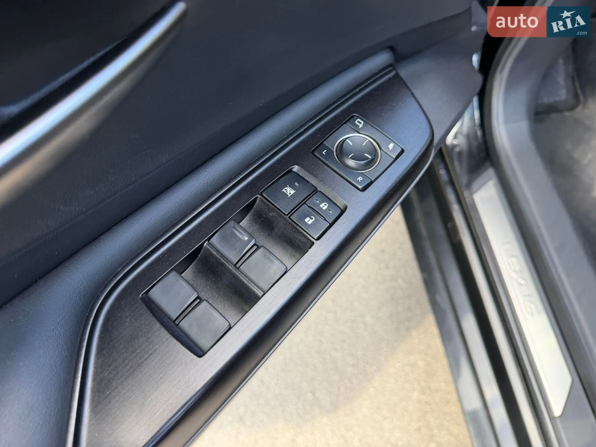 2018 Lexus ES - мініатюра 13