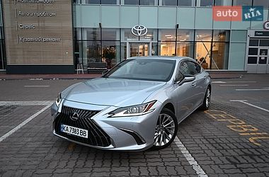 Седан Lexus ES 2023 в Киеве