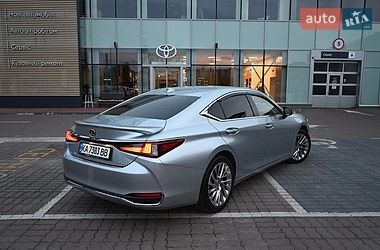 Седан Lexus ES 2023 в Киеве