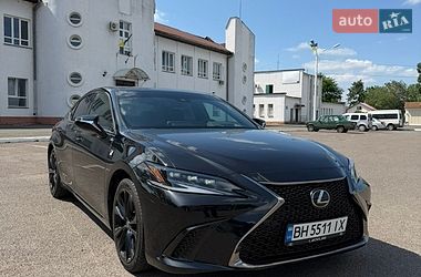 Седан Lexus ES 2022 в Измаиле