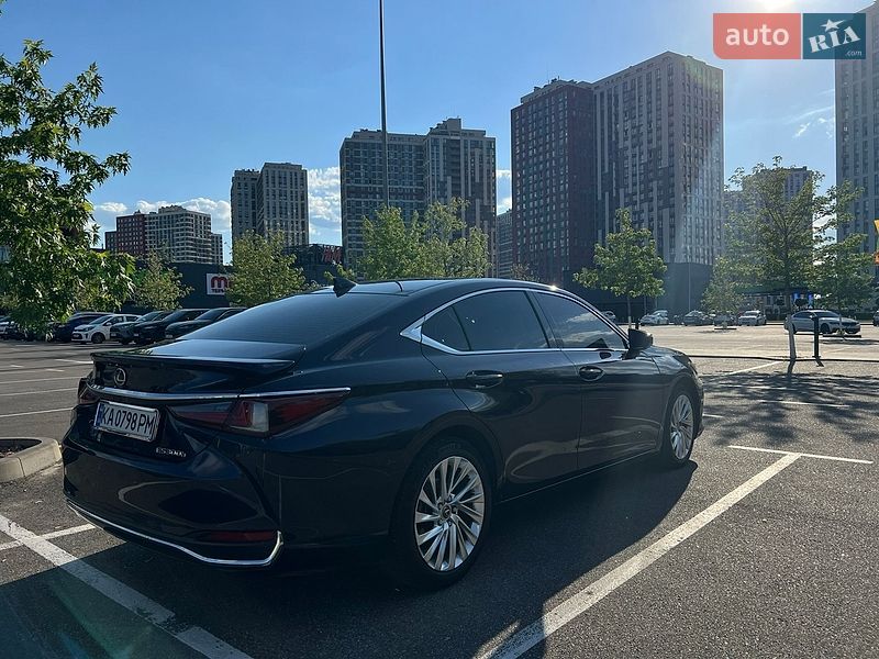 Седан Lexus ES 2023 в Києві
