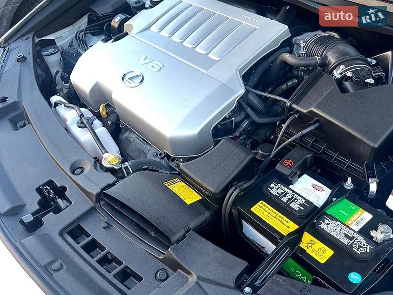 Седан Lexus ES 2015 в Білій Церкві