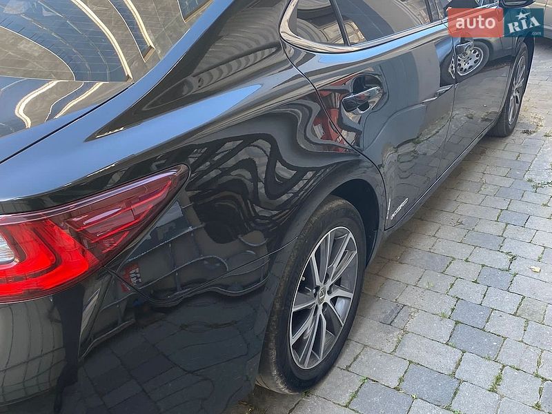 Седан Lexus ES 2017 в Хмельницком