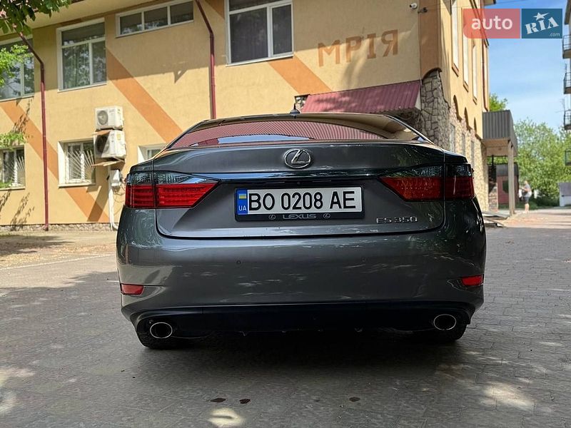 Седан Lexus ES 2012 в Тернополе