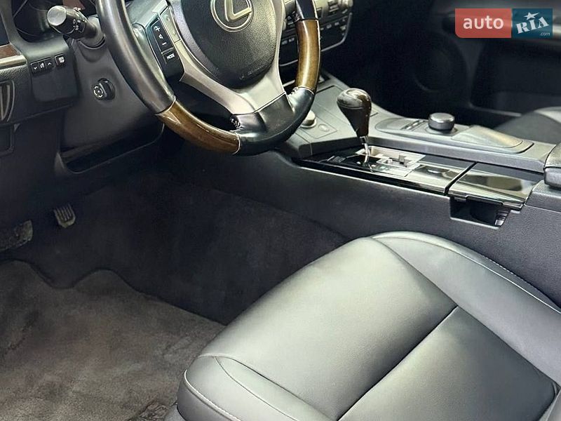 Седан Lexus ES 2012 в Тернополе