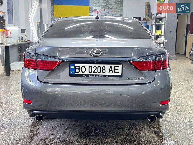 Седан Lexus ES 2012 в Тернополе