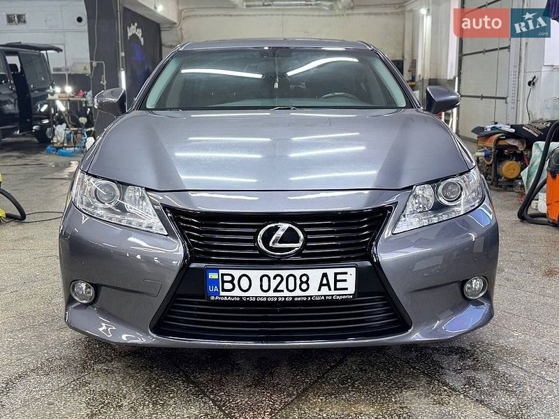 Седан Lexus ES 2012 в Тернополе