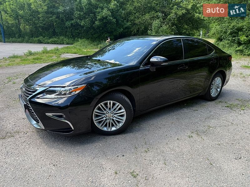 Седан Lexus ES 2015 в Харкові