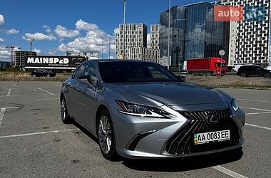 Седан Lexus ES 2022 в Киеве