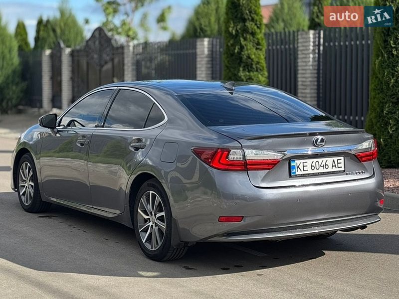 Седан Lexus ES 2016 в Києві