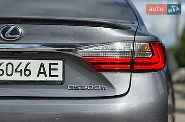 Седан Lexus ES 2016 в Києві