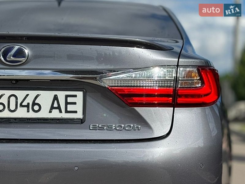 Седан Lexus ES 2016 в Києві