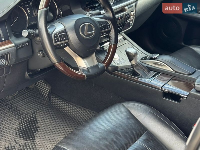 Седан Lexus ES 2016 в Києві