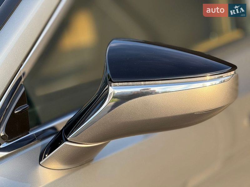 Седан Lexus ES 2023 в Виннице