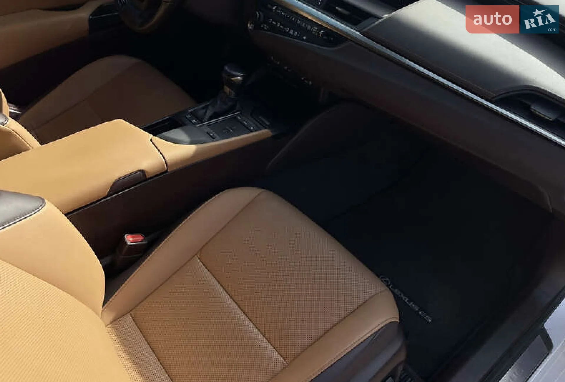 2020 Lexus ES - мініатюра 8