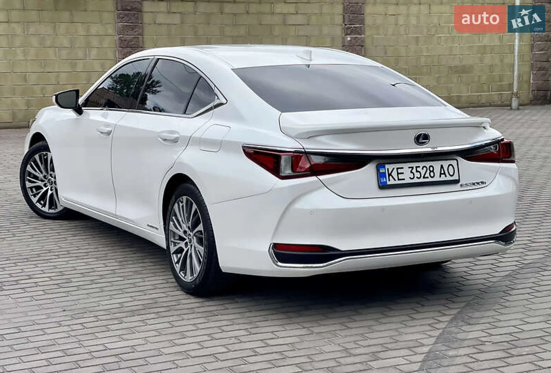 2020 Lexus ES - мініатюра 3