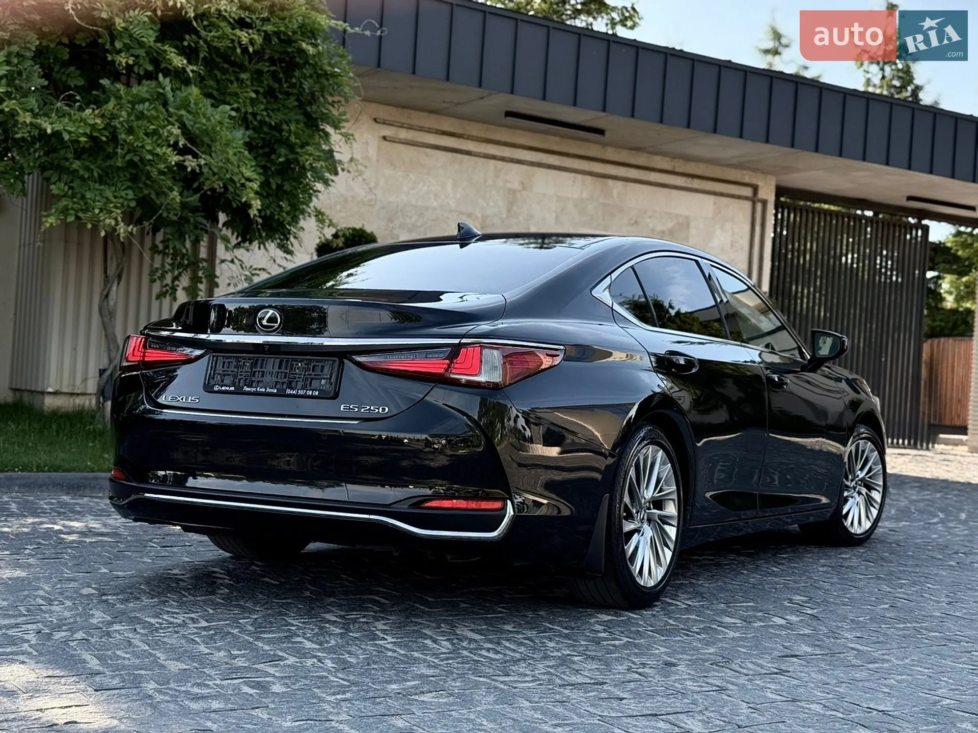 2019 Lexus ES - мініатюра 19