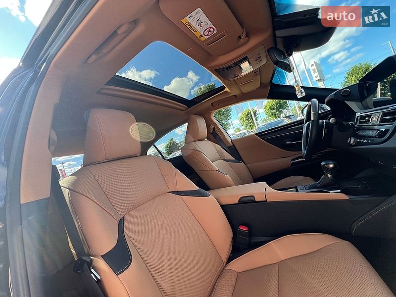 Седан Lexus ES 2023 в Києві