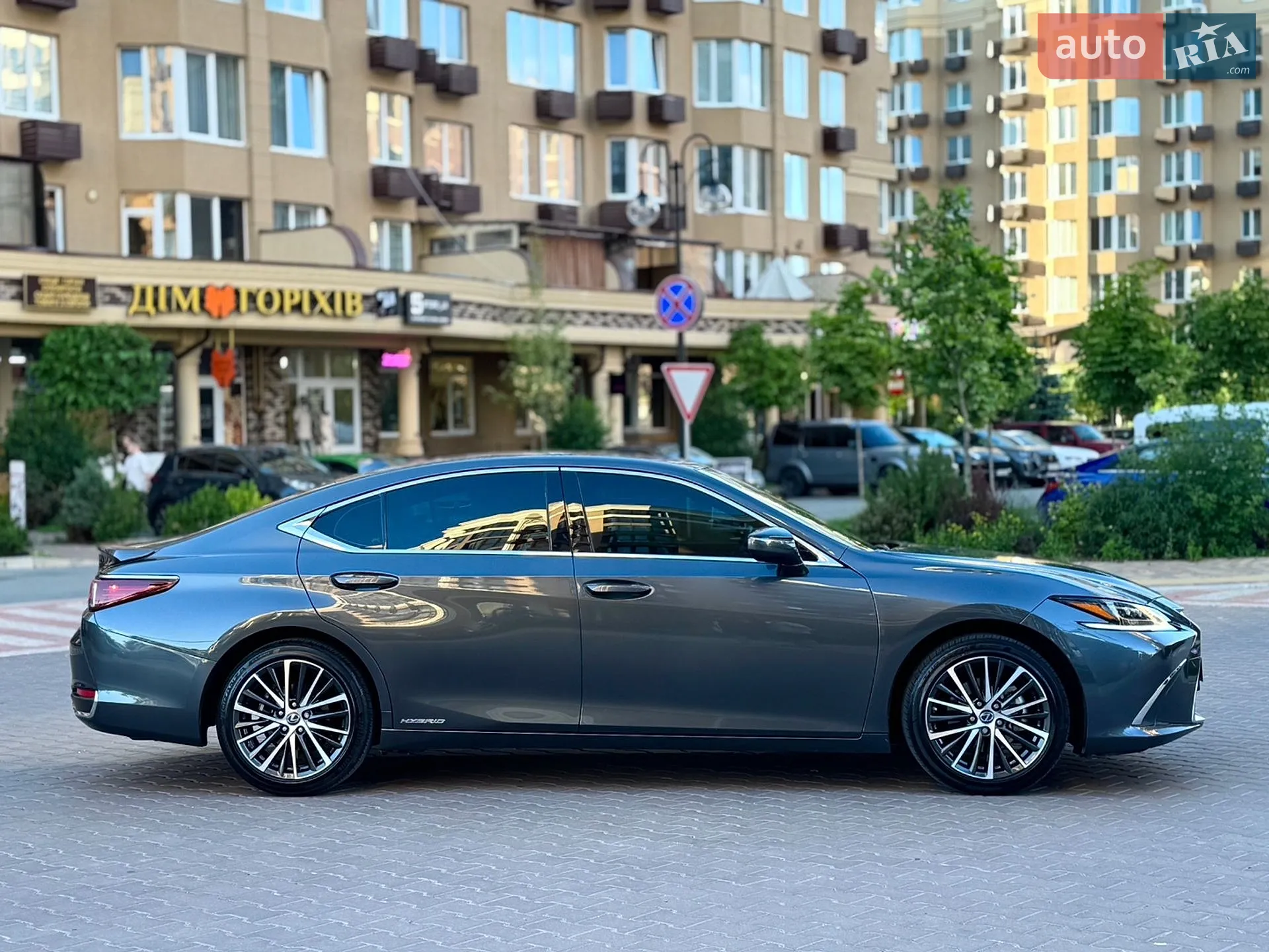 2022 Lexus ES - мініатюра 3