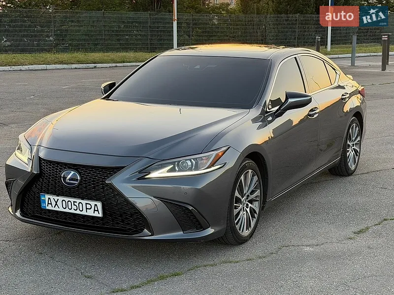 Lexus ES