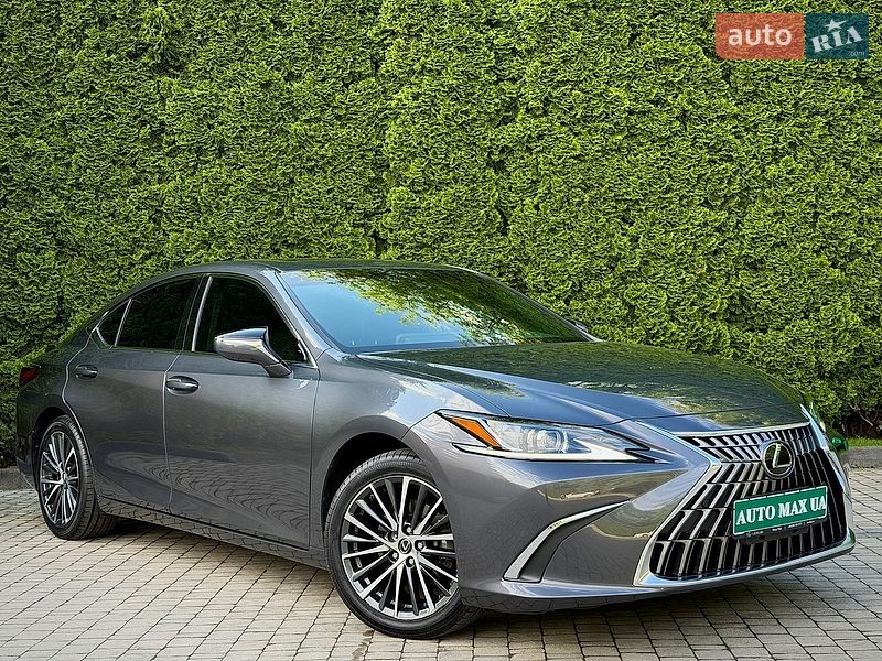 Седан Lexus ES 2022 в Львове