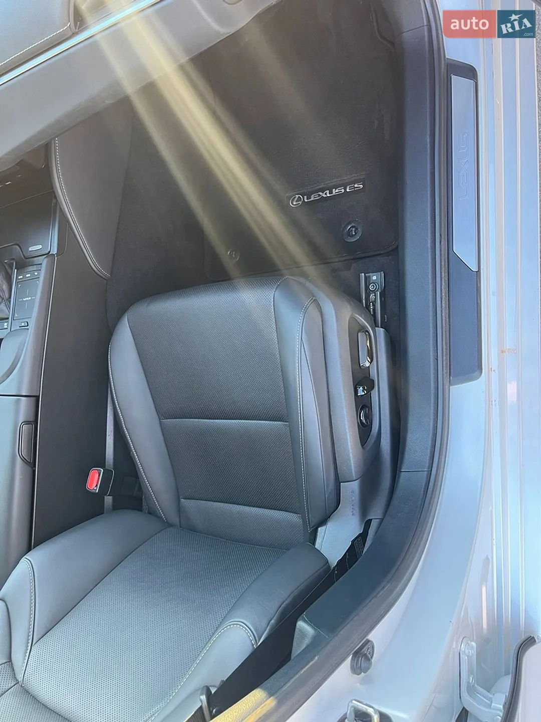 2022 Lexus ES - мініатюра 21
