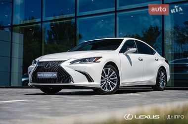 Lexus ES 2021