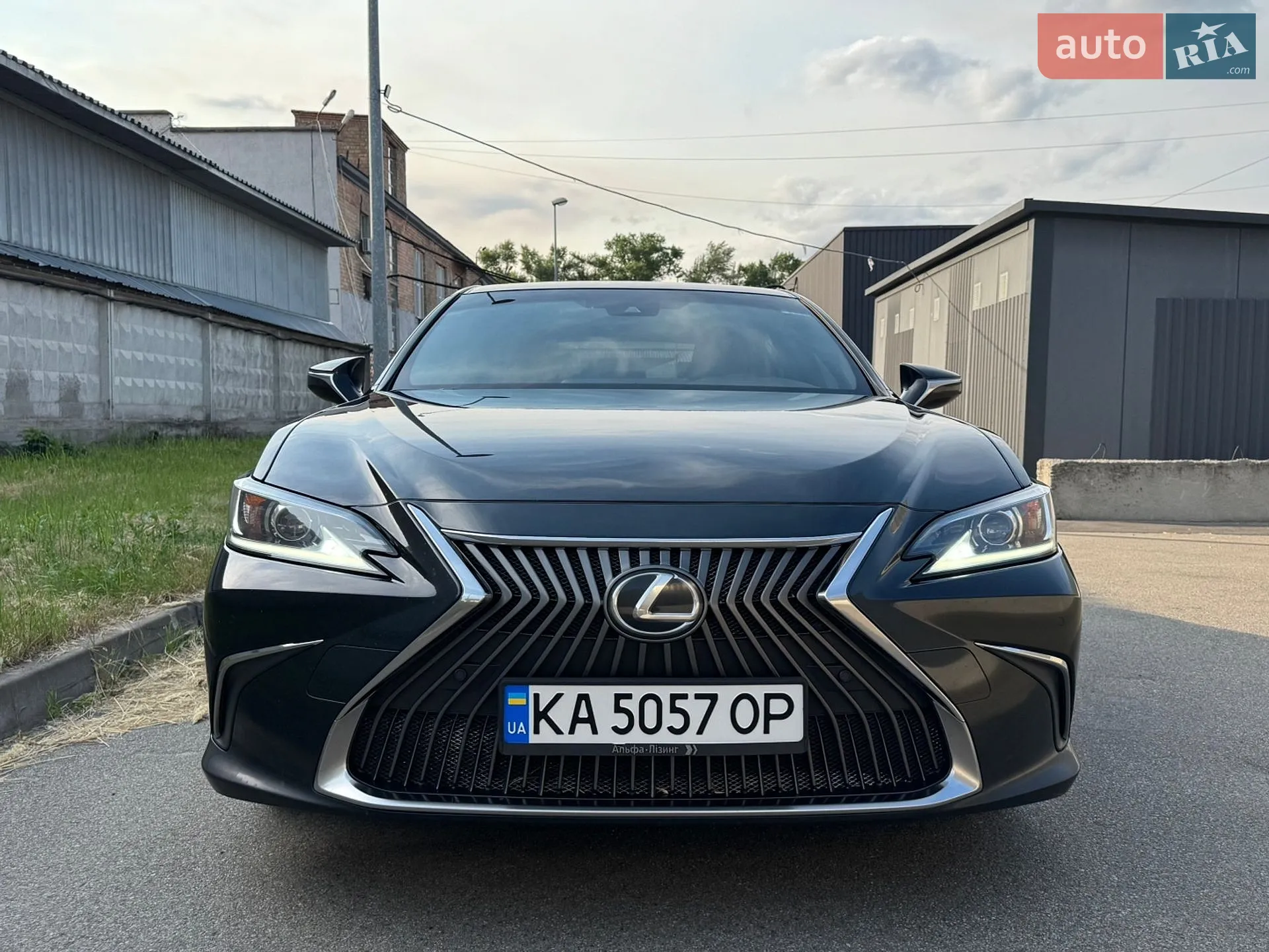 2020 Lexus ES - мініатюра 3