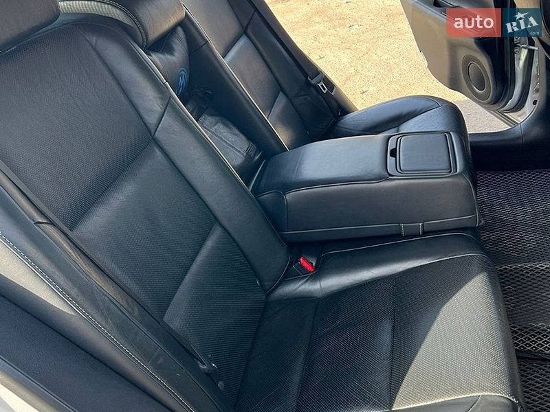 Седан Lexus ES 2012 в Дніпрі
