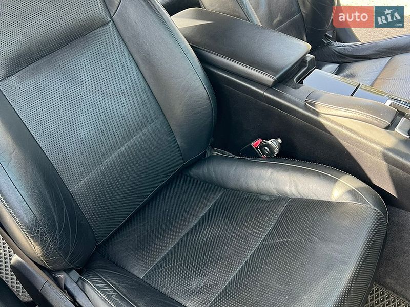 Седан Lexus ES 2012 в Дніпрі