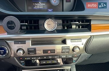 Седан Lexus ES 2012 в Дніпрі