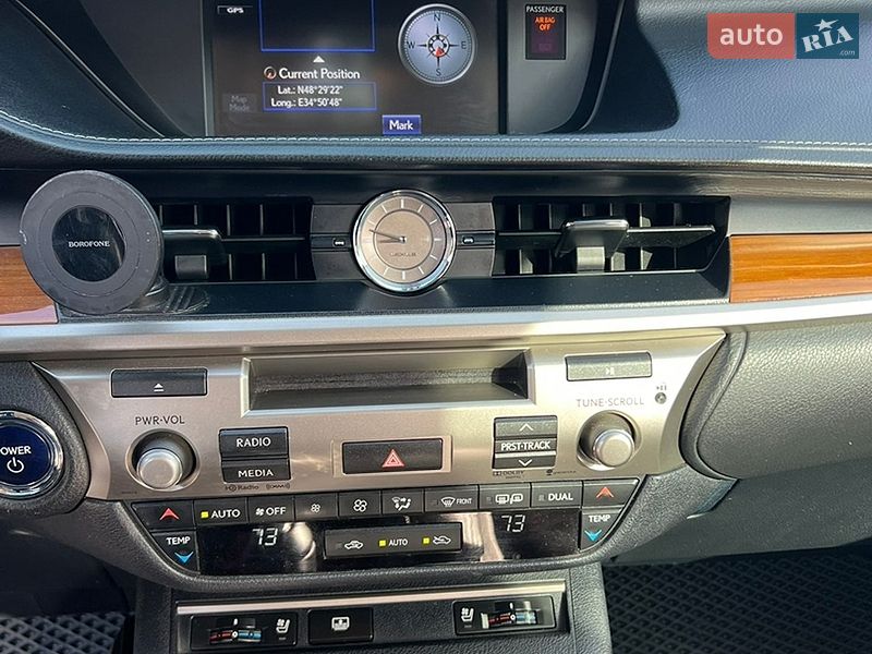 Седан Lexus ES 2012 в Дніпрі