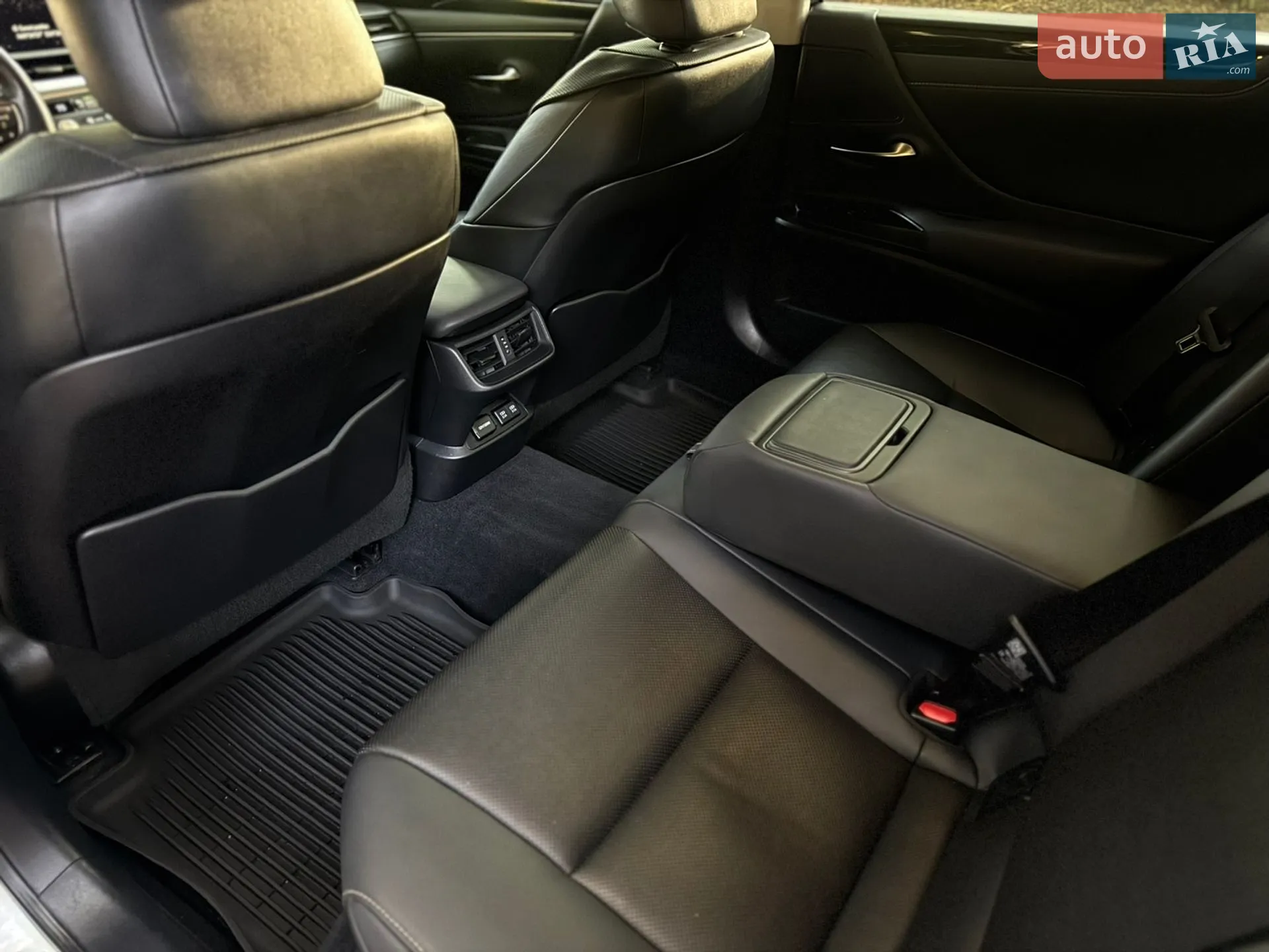 2020 Lexus ES - мініатюра 32