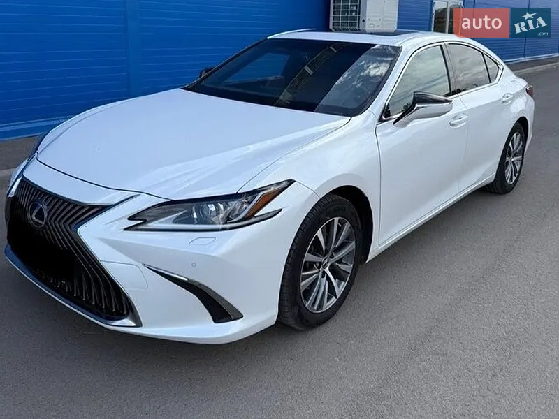 Lexus ES 2019