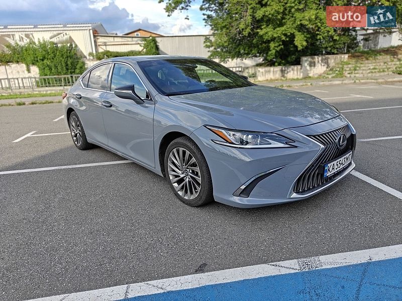 Седан Lexus ES 2021 в Киеве