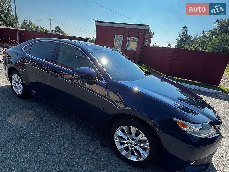 Седан Lexus ES 2014 в Києві